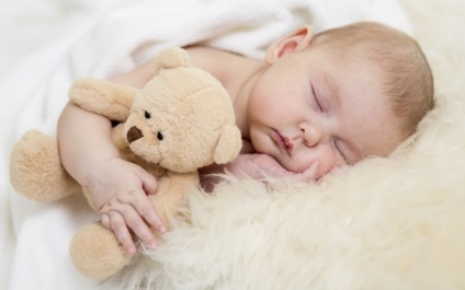 Miért sírnak a babák egy álom, előtt és után alvás, és mit kell csinálni