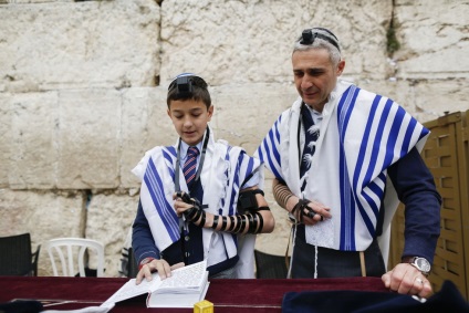 Miért, ha az apa - a zsidó, a gyermek nem tekinthető zsidónak