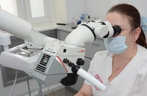 Alákínálás frenulum a nyelv alá gyermekeknél műanyag frenum (gyermek) Árleszorítás frenulum a nyelv alá a gyermekek műanyag frenum