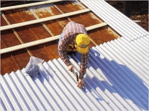 Tetőjavítás saját kezét rögzítse a tető egy lakás 9 emeletes épület