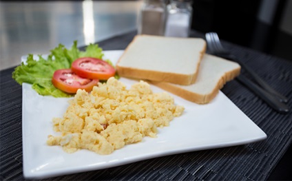 Omlett recept baba 1 éves, ha lehet adni és hogyan kell főzni egy pár, a multivarka, a kemencében (gyerek) Omlett recept baba 1 éves, ha lehet adni és hogyan kell főzni egy pár, a multivarka a sütőben