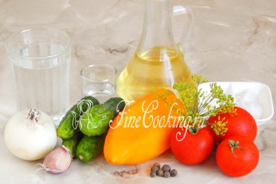 Saláta uborka, paradicsom, paprika, hagyma, télen - a recept egy fotó
