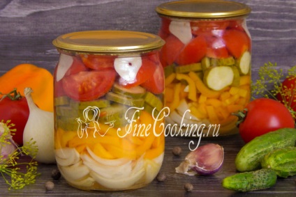 Saláta uborka, paradicsom, paprika, hagyma, télen - a recept egy fotó