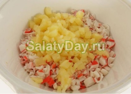 Rák saláta kukoricával - táplálja a vendégek finom és egyszerű recept fotókkal és videó (kukorica rák saláta) Rák saláta kukoricával - táplálja a vendégek finom és egyszerű recept fotókkal és videó