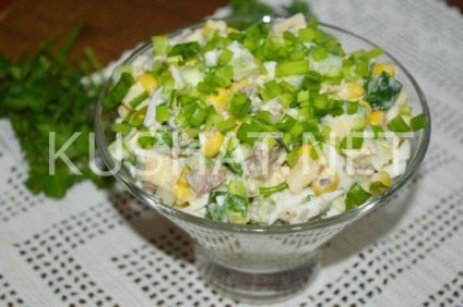 Saláta sprotni, kukorica és uborka