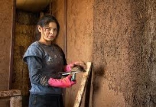 Kőműves clay walls Videó (vakolás clay walls) Kőműves clay walls Videó