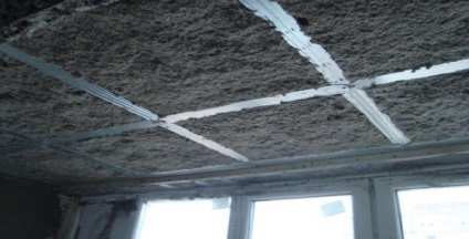 Hangszigetelés a mennyezet a lakás - modern anyagok, azok jellemzői, szerelési (plafon) Hangszigetelés a mennyezet a lakás - modern anyagok, azok jellemzőit, a telepítés