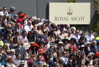 És a kupak ugrik Ascot angolimádat (Ascot) Racing és kalapok Ascot, angolimádat
