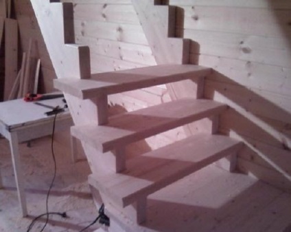 A lépcsők számára lépcsőfokok fából készült - a megfelelő méret kiszámítása