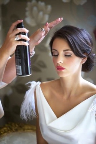 Esküvői frizurák a frufru, esküvői magazin wedinmoscow esküvő Moszkva