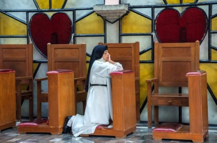 The Secret Life of a kolostor apácák mit csinálnak üzemen
