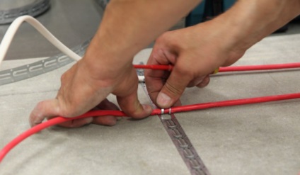 Fektetése elektromos padlófűtés (sex) Fektetése elektromos padlófűtés