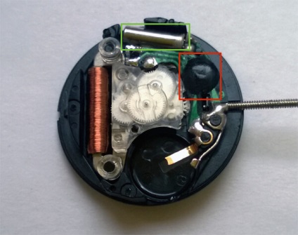 A készülék egy kvarcóra és működtetése a kristály oszcillátor, időt blog