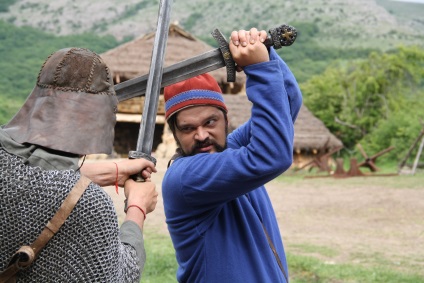 A Krím-félszigeten, építettek a falu a vikingek képet történet az új Movie Park (dekoráció Viking film a nyereg) A Krím-félszigeten, építettek a falu a vikingek Fotóriport New Kinopark