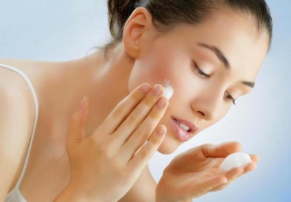 Jellemzői a krém hidrokinon (hidrokinon pigment foltok) Jellemzői a krém hidrokinon