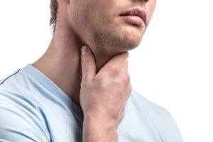 Krónikus atrophiás pharyngitis tünetek, komplikációk és kezelési módszereket (gargarizálásra) Krónikus atrophiás pharyngitis tünetek, komplikációk és kezelési módszerek