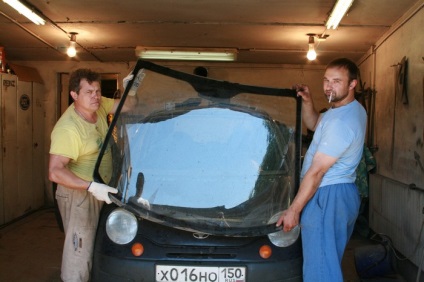Cseréje a szélvédő saját kezűleg (kövesse a lépésről lépésre útmutató a tengerimalac -. Daewoo Matiz.) Cseréje a szélvédő saját kezűleg