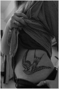Значення татуювання ластівка або що означає тату ластівка