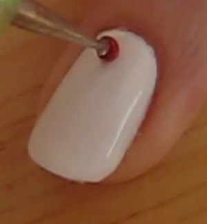 Як намалювати вишню на нігтях