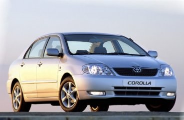 Leírása a légszűrő Toyota Corolla cserére vonatkozó utasítások fotókkal