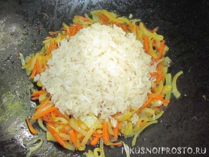 Rice egy serpenyőben - lépésről lépésre recept fotókkal, és finom és egyszerű