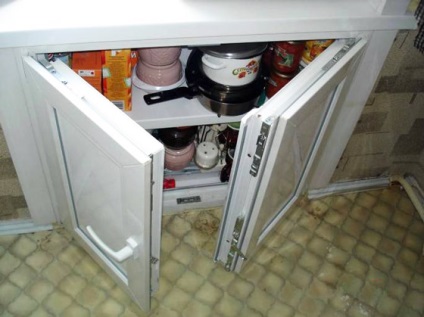 Hruscsov hűtőszekrény „a konyhában megszüntetése, cseréje, javítása, az alternatív