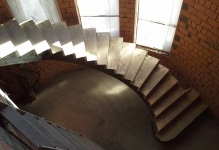 Beton lépcsők a második emeleten egy fotó magánlakásokban, mint a végéig, a termelés a saját kezét,