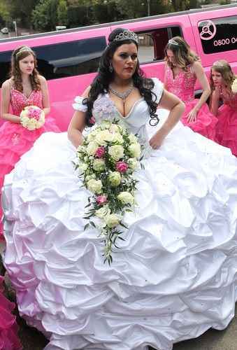 Cigány menyasszony feleségül a súlya 63 kilogramm ruha