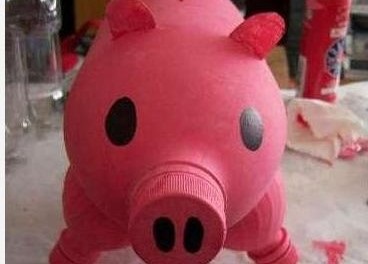 Tedd kézműves malacka bank egy műanyag palack (do) Tedd kézműves malacka bank egy műanyag palack
