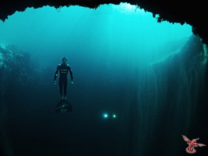 Blue Hole elképesztően gyönyörű és halálos! A hírnök (Great Blue Hole) Blue Hole elképesztően gyönyörű és halálos! szemle