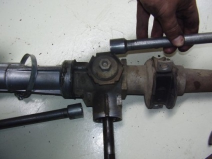 Hogyan orvosolható mechanikus kormánymű rack Opel Vectra egy kézi autós (Opel Vectra a javítás) Hogyan orvosolható mechanikus kormánymű rack Opel Vectra egy kézi autós