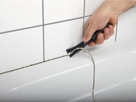Ami tömítőanyagok megvédi az ízületeket a fürdőszobában a jobb illeszkedés és véd a penész és a fekete video