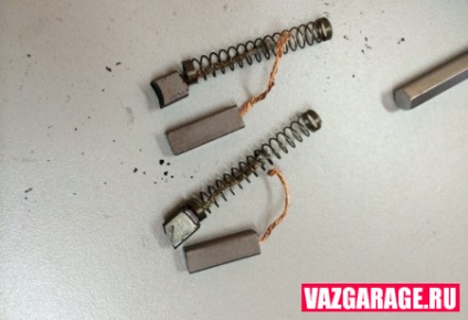 Hogyan változtassuk meg a kefe a generátor saját kezűleg (eszközök) Hogyan változtassuk meg a kefe a generátor saját kezűleg