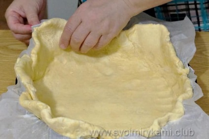 Hogyan kell főzni egy torta leveles tészta hússal a lépésről lépésre recept és fotó