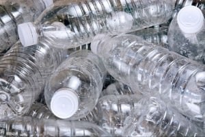 Hogyan tisztítsa meg a WC-eltömődés a saját otthonában - egy üveg kólát uksuom (tiszta) Hogyan tisztítsa meg a WC-eltömődés a saját otthonában - egy üveg szódával uksuom,