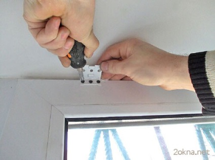 Hogyan kell telepíteni a vakok műanyag ablakok - a videó használati rögzítéssel PVC-ablakok