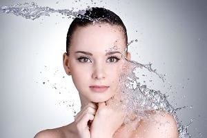 A mechanikai tisztítás az arc előnyeit és hátrányait az eljárás