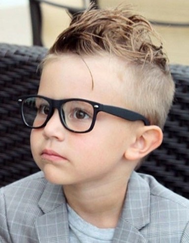 Divatos gyermek hajvágás - fotók a legjobb frizurával gyerekeknek