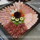 Feldarabolt hús az ünnepi asztalra tervezési ötletek fotókkal