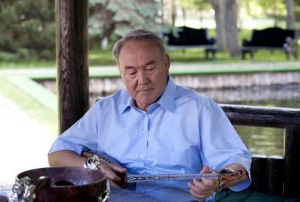 Nursultan Nazarbayev életrajz, fotók, személyes élet (az országban van egy kellően merev) Nursultan Nazarbayev életrajz, fotók, személyes élet