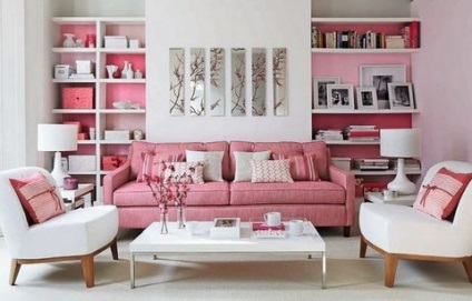 Rózsaszín árnyalatú színt a belső romantikus természetű Domfront