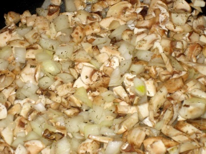 Tart leveles tészta gombával, egy recept egy fotó