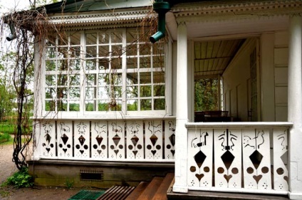 Zárt veranda a ház az országban (veranda) Zárt veranda a ház az országban