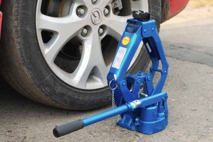 Értékelés a legjobb autó jack - podkatnye, hidraulikus, rombusz, palack, rack (a legjobb) Értékelés a legjobb autó jack - podkatnye, hidraulikus, rombusz, palack, rack