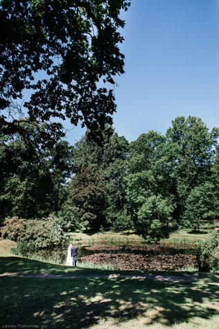 Romantikus fotózásra egy botanikus kert