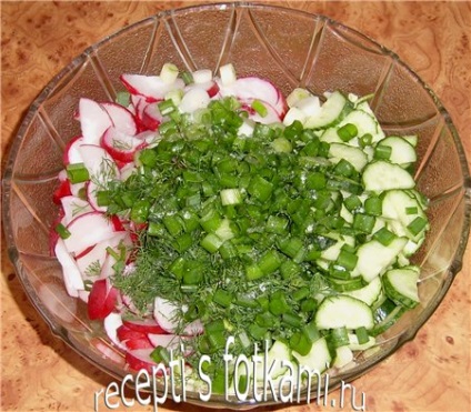 Káposzta saláta uborkával és a retek - lépésről lépésre recept fotók