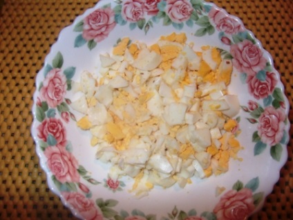 Saláta füstölt csirke gombával és a narancs, az eredeti recept