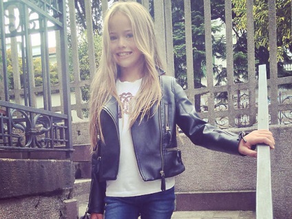 A legszebb lány a világon sétál szokásos moszkvai iskola - társadalom
