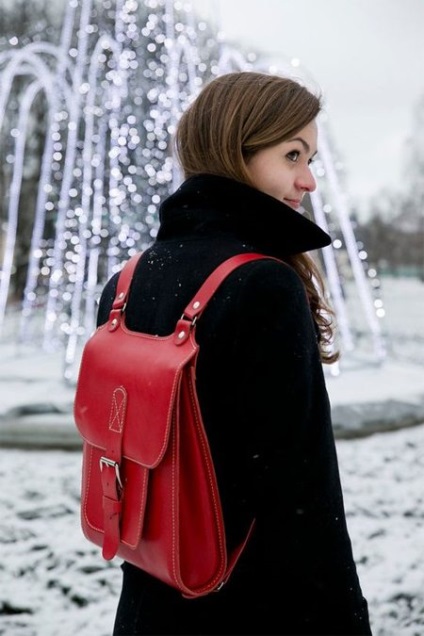 Abból, amit viselni piros táska, kuplung vagy egy hátizsák 20 látványos képek, divatos-u