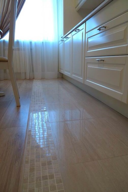 Közös a laminált és csempe a padlón a konyhában (15 fotó) (az emeleten) Közös a laminált és csempe a padlón a konyhában (15 fotó)